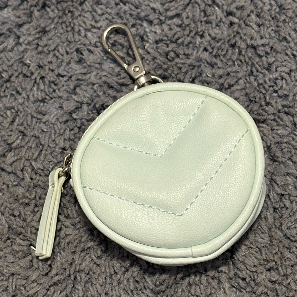 NWOT Madden NYC small pouch keychain